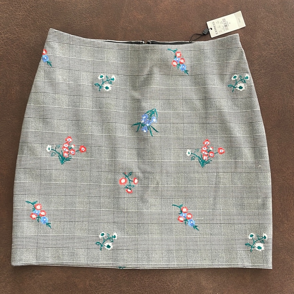 NWT Express Floral Mini Skirt